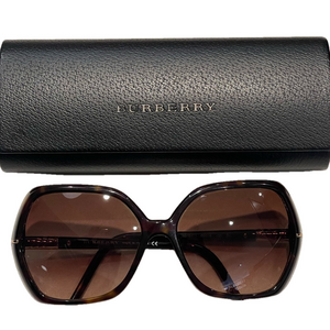 🩵💎 Authentic BURBERRY sunglasses WITH ORIGINAL HARDCASE 🌺
